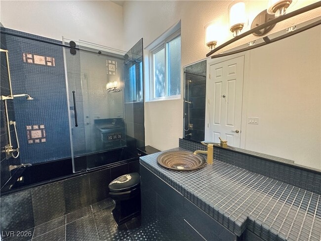 Building Photo - 2025 Grouse St