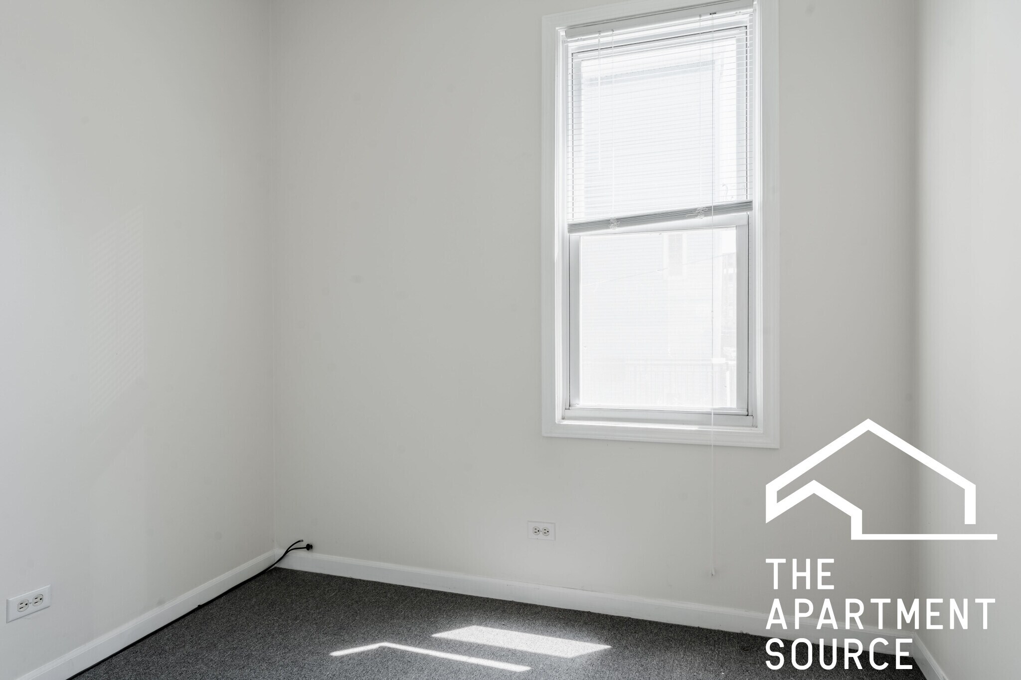 Building Photo - 2424 N Greenview Ave