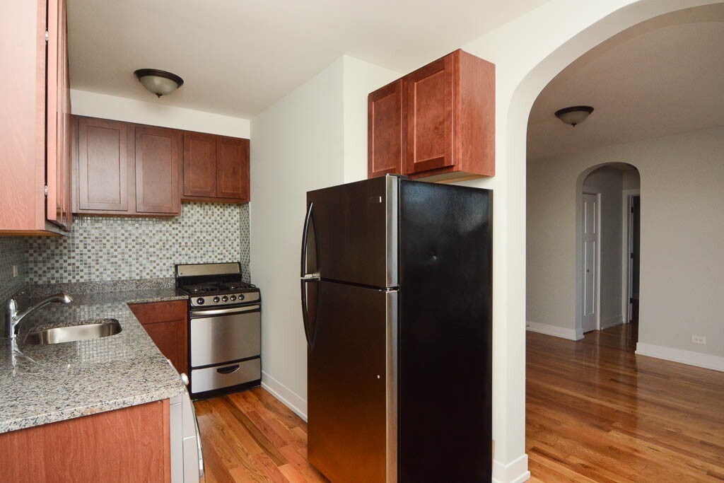 Building Photo - 562 W Arlington Pl