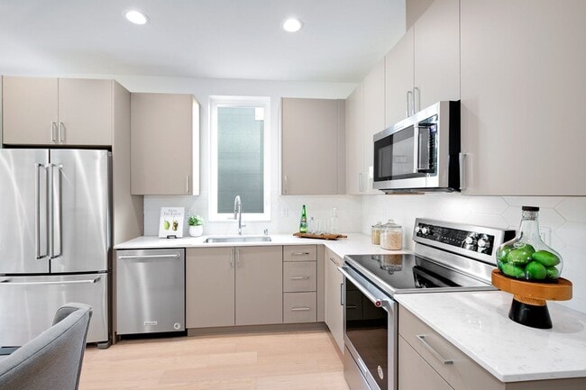 Building Photo - 2Bd/2Ba Seattle Townhouse