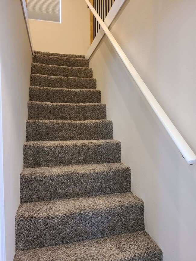 Building Photo - Beautifully Updated South Tacoma 3 Bedroom