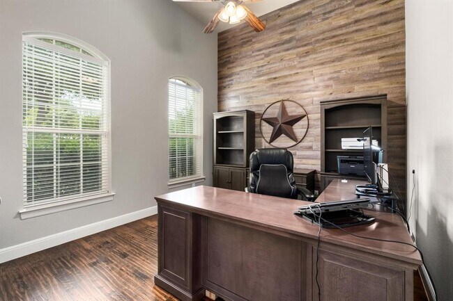 Building Photo - 15509 Boulder Heights