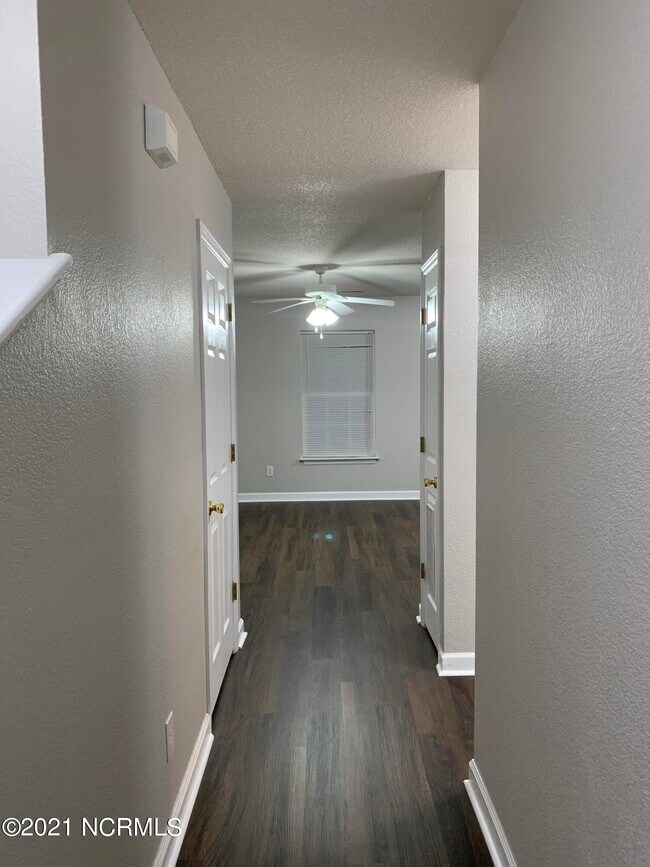 Building Photo - 4153 Brook Creek Ln