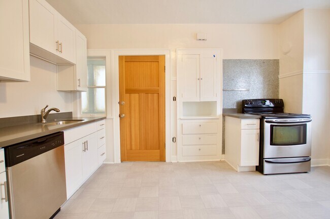 Building Photo - Rain City