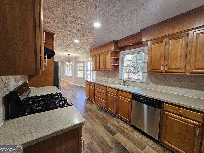 Building Photo - 683 Ginger Cake Rd