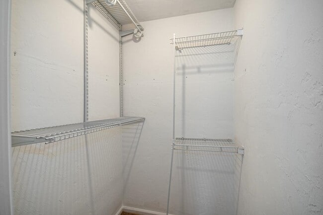 Building Photo - 2039 Hanover Ct
