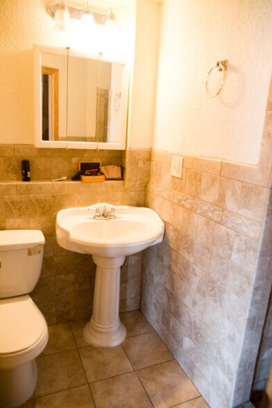 Bathroom - 1309 E Hennepin Ave