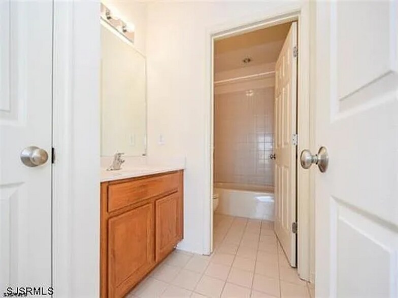 Building Photo - 36 Chelsea Ct