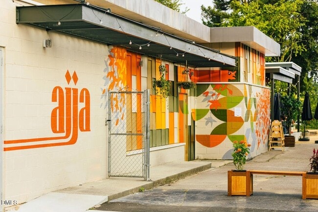 Building Photo - 1456 Barton Pl Dr