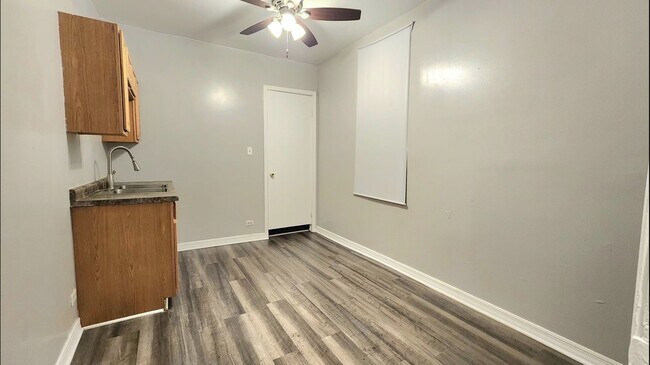 Building Photo - 544 W 117