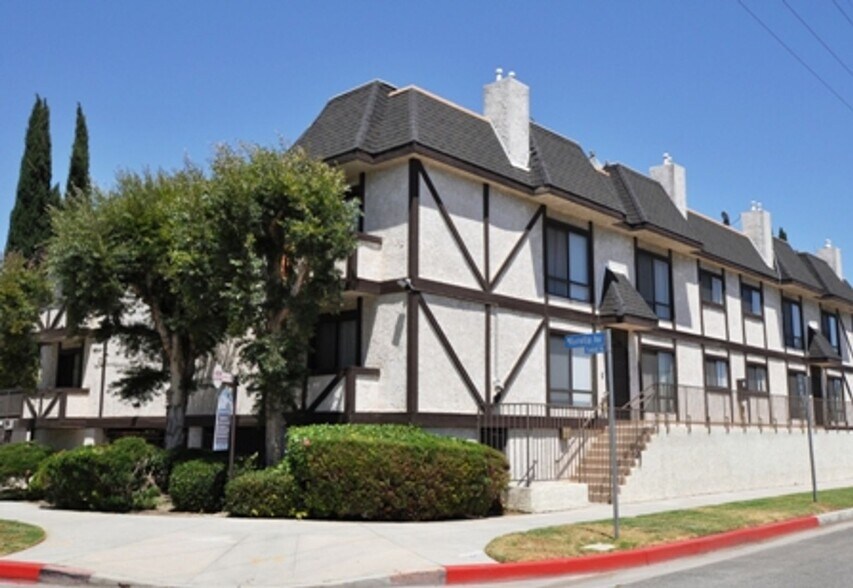 Primary Photo - 5400 Morella Ave