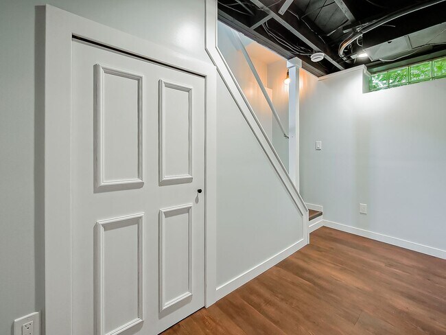 Building Photo - 21530 Olmstead St