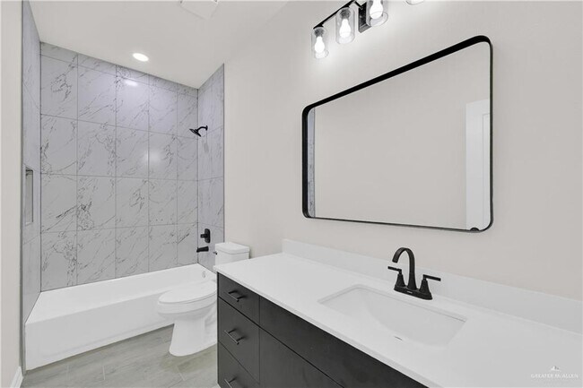 Building Photo - 23 Robin Rd