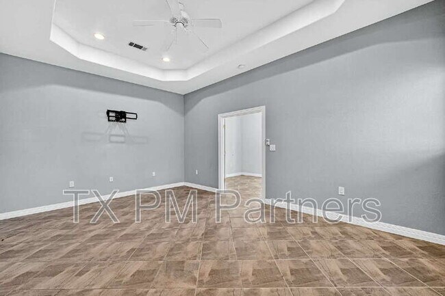 Building Photo - 13819 Lakeview Meadow Dr