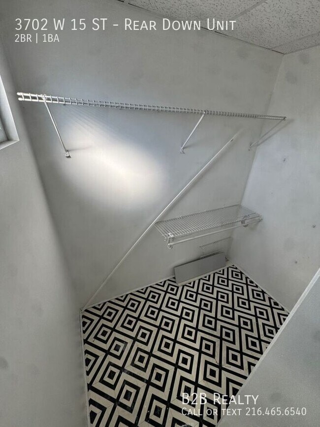 Building Photo - 3702 W 15th St