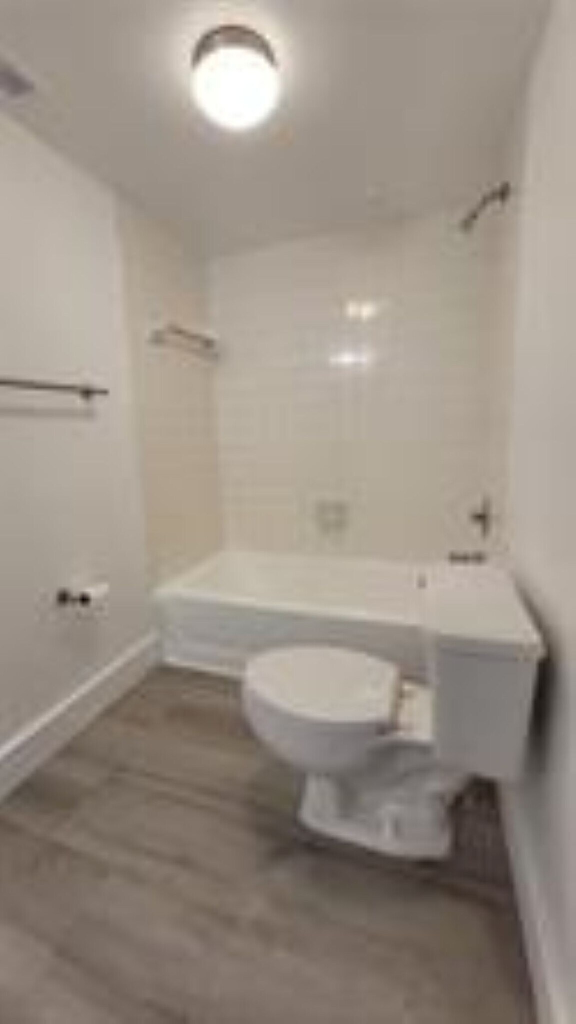 Building Photo - 2851 N Oakland Forest Dr