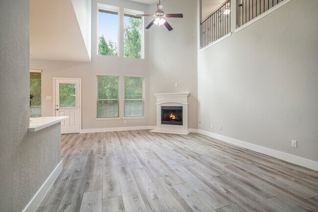Building Photo - 210 Black Swan Pl