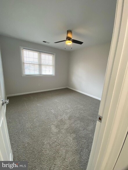 Building Photo - 1124 Chesapeake Dr
