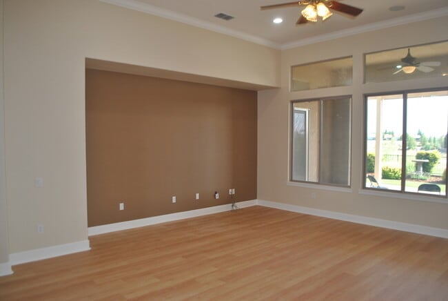 Building Photo - Gorgeous Upgraded Sun City Lincoln Hills Home