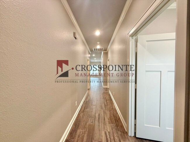 Building Photo - Beautiful 3 Bedroom 2 Bathroom Home!