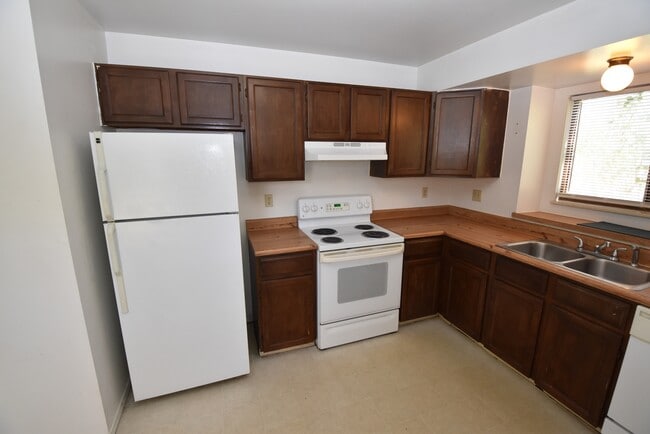 Building Photo - 1050 Mazatlan Cir