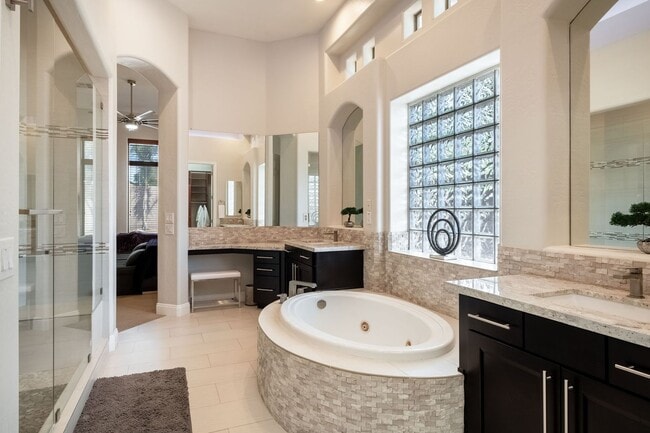 Building Photo - Stunning UPGRADED Furnished Home in Chandler!!!