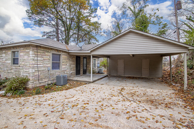 Building Photo - 2219 Blackwood Rd