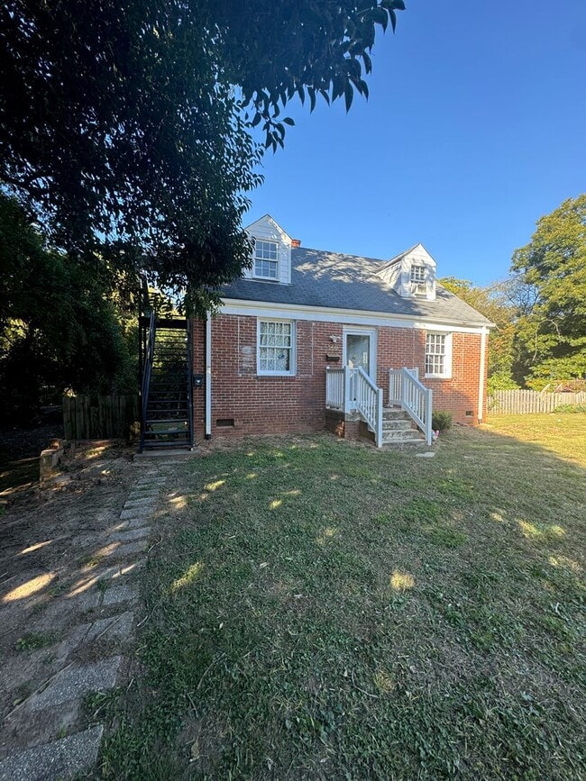 Building Photo - 1BR/1BA Apartment near Downtown Raleigh