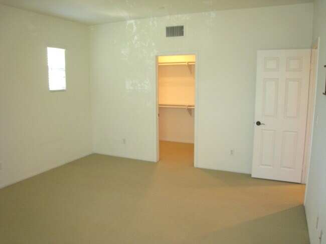 Building Photo - 3351 Via Mereno