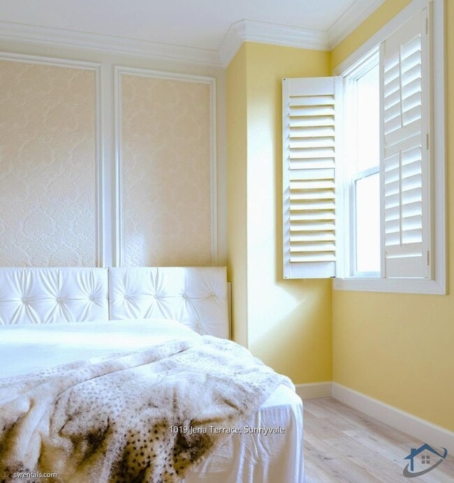 Building Photo - 1019 Jena Terrace