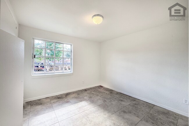 Building Photo - 4Bed/2Bath House at McDowell Rd/32nd St! Move-In Ready on 07/02/2026! – NO HOA!