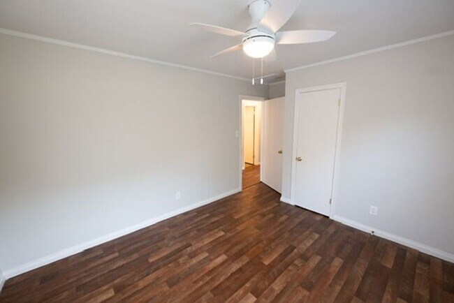 Building Photo - 2240 McClung Ave