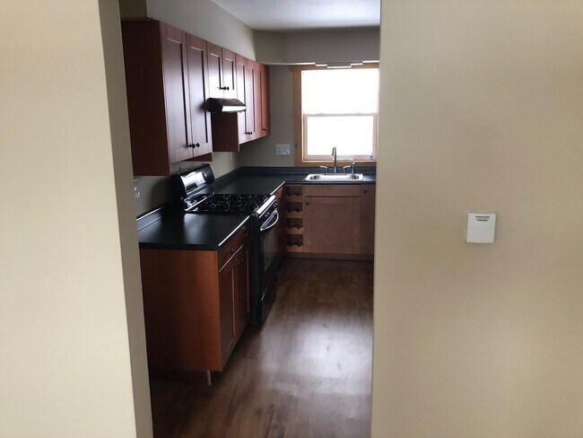 Building Photo - 4305 Sioux Ln