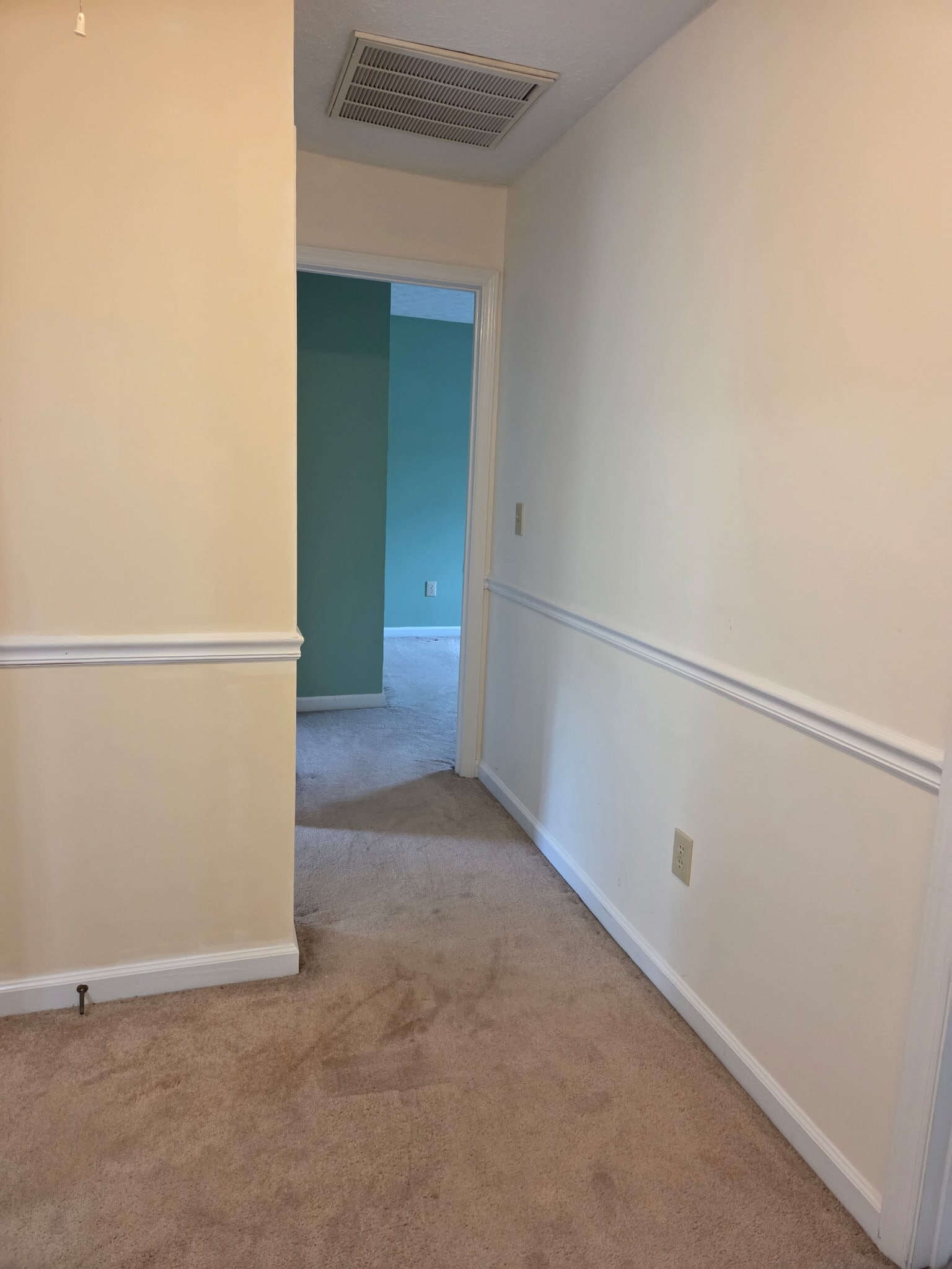 Building Photo - 305 Seminole Dr