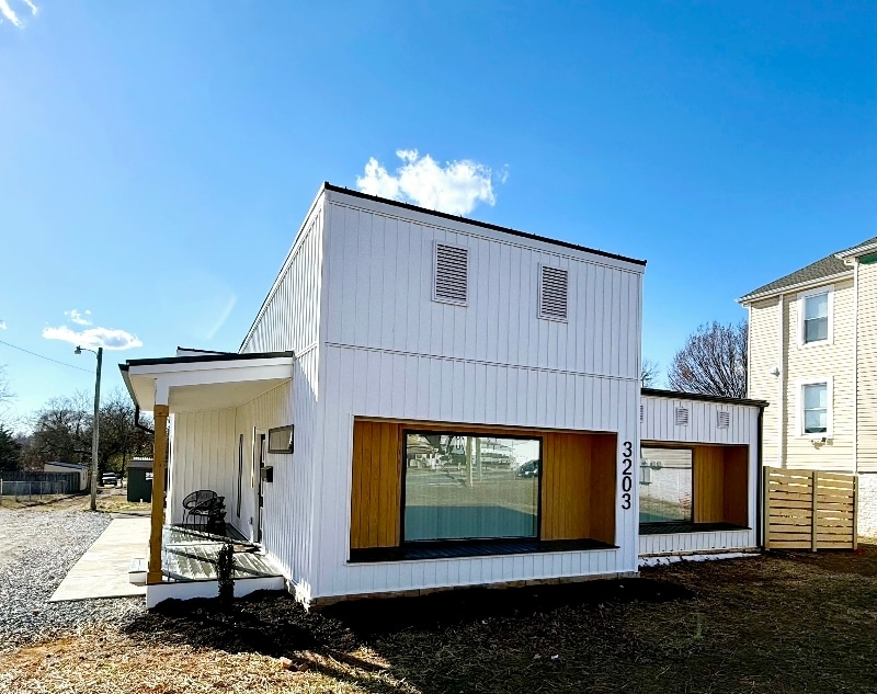 Building Photo - 3203 Memorial Ave