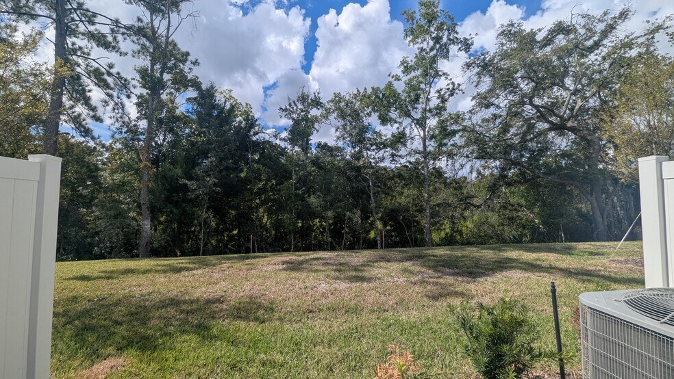 Building Photo - 559 Holly Lakes Dr