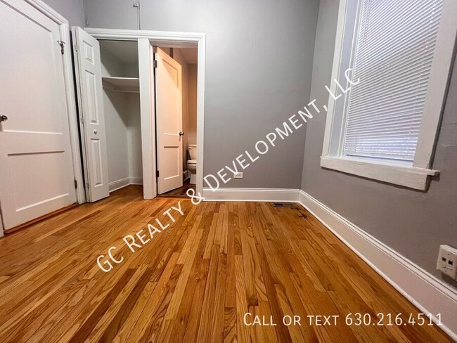 Building Photo - *** ALBANY PARK / 4 BEDROOM - 2 BATH / ONS...