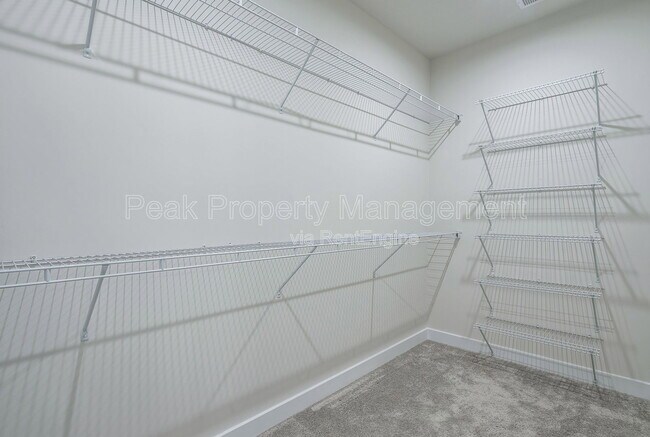 Building Photo - 1633 Bilder Ct