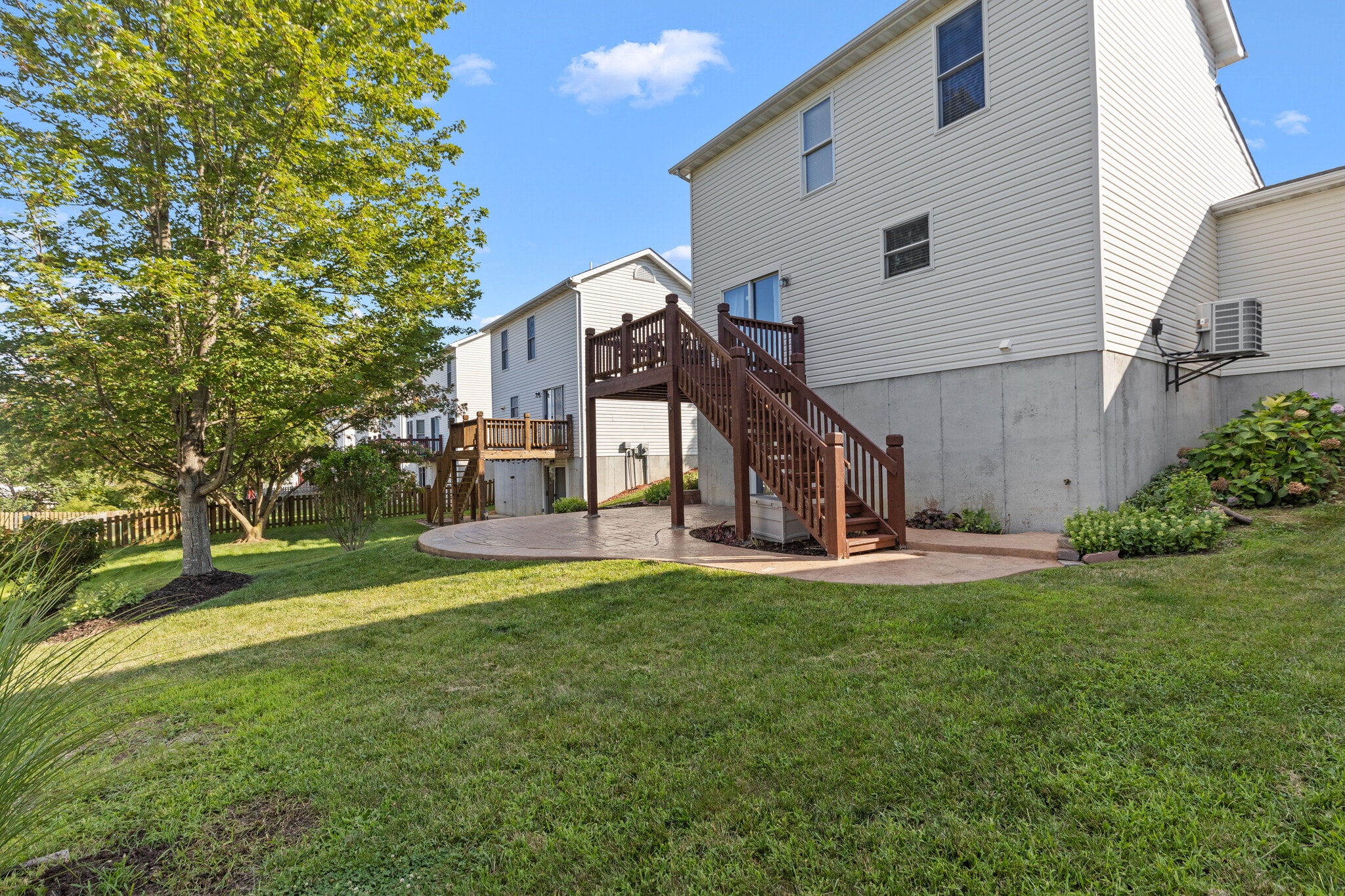 Building Photo - 576 Donna Marie Dr