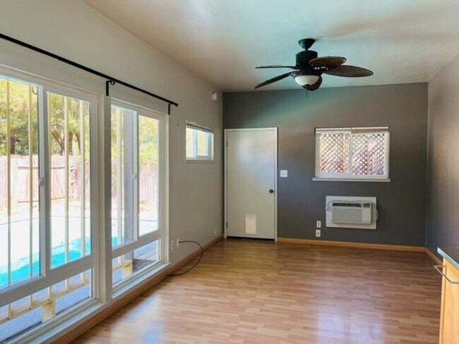 Building Photo - 957A McClatchy Way
