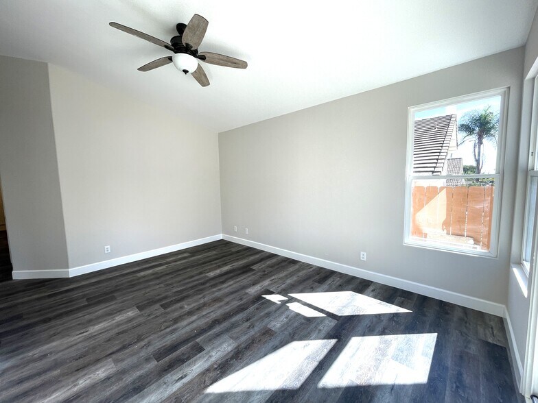 Building Photo - 1249 Bernardo Ave