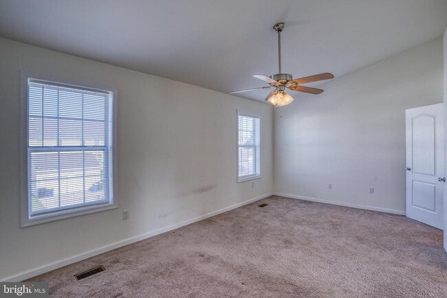 Building Photo - 327 Tribbitt St