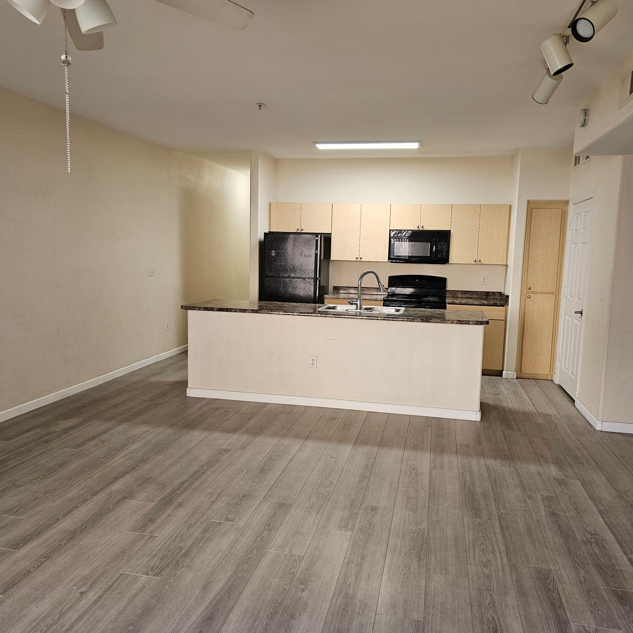 Building Photo - 18416 Cave Creek Road