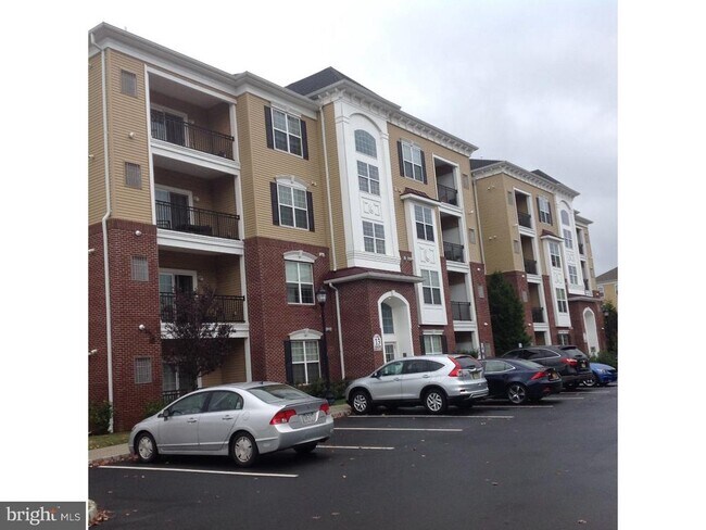 Building Photo - 1321 Sierra Dr