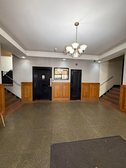 Building Photo - 2520 John F. Kennedy Blvd