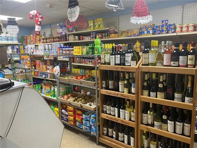 Building Photo - 5161 Collins Ave