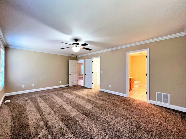 Building Photo - FOUNTAIN CITY: 3 BEDROOM, 2 BATH IN MAPLE ...