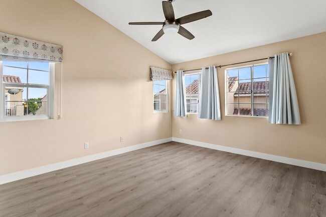 Building Photo - Remodeled Home with Bonus Room in HOA Comm...