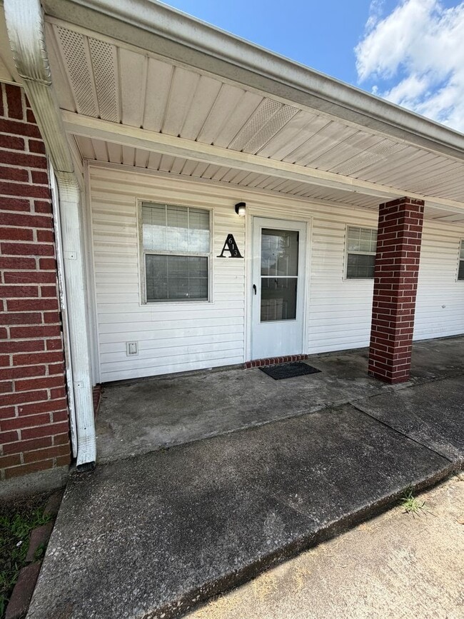 Building Photo - Kinney Street A &amp; B