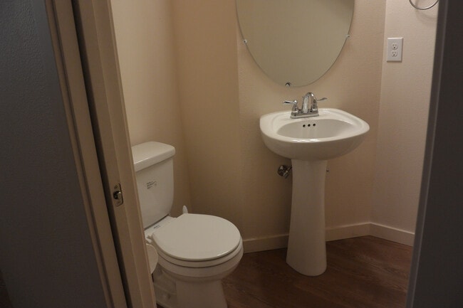 Building Photo - 13106 NE 25th St